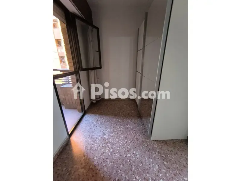 Esik - Apartment with Balcony in Valencia