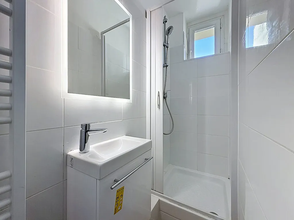 Bagni - Charming 3-Bed Flat in Bagnolet