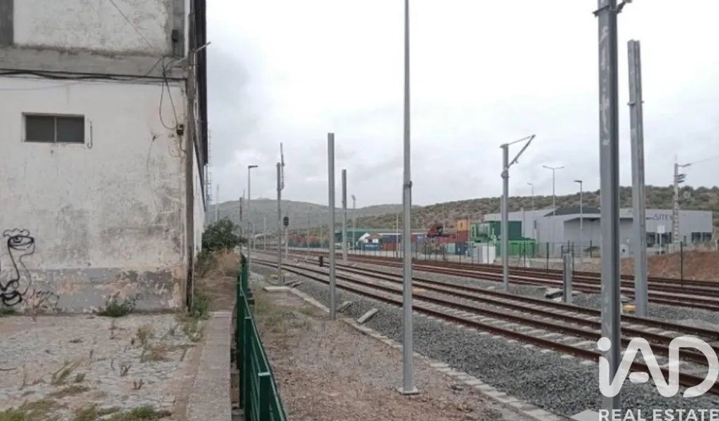 Garden - Warehouse Complex near Elvas Railway Station