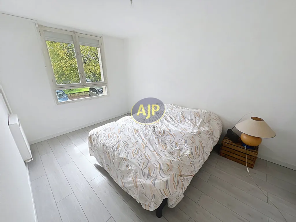Chambres - Appartement Lumineux avec Cave à Mérignac
