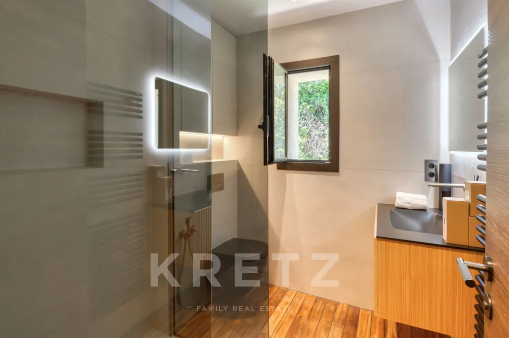 Salles de bain - Villa Rénovée avec Vue Mer à Cannes