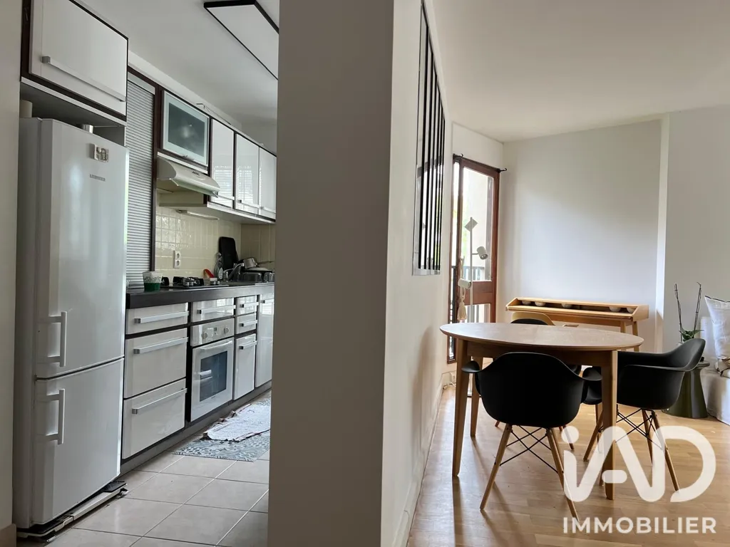 Cuisine - Appartement 2 Pièces avec Piscine à Le Chesnay