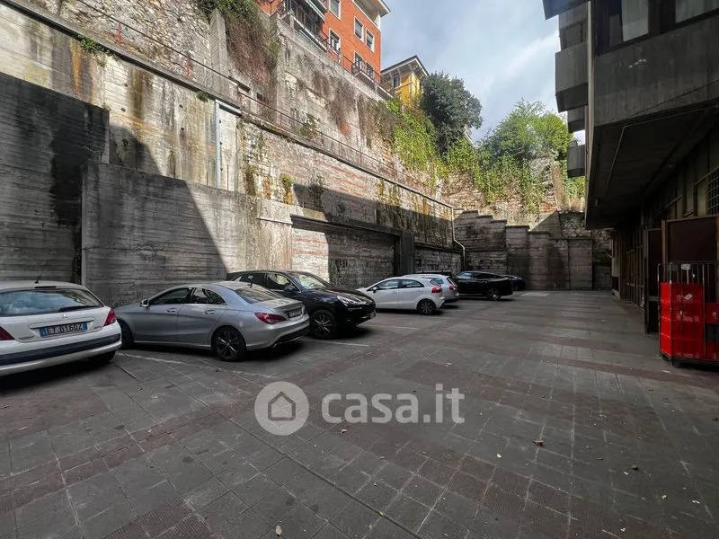 Garaaž - Spacious Two-Level Apartment in Verona