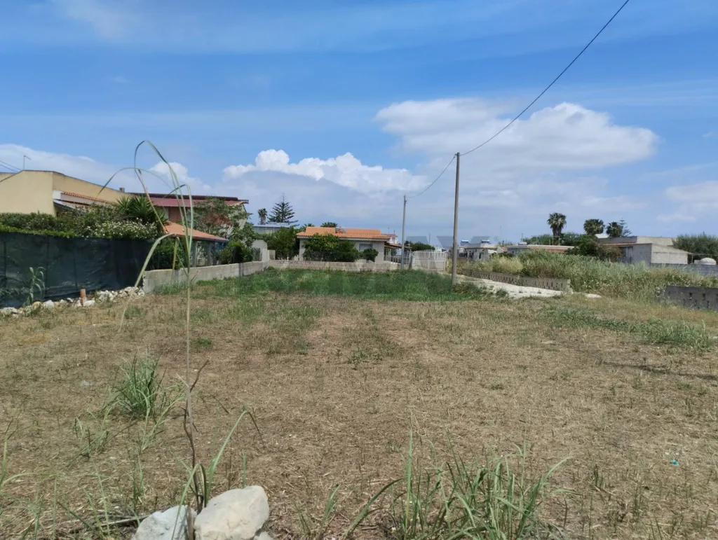 Jardin - Buildable Plot with Beach Access in Ispica