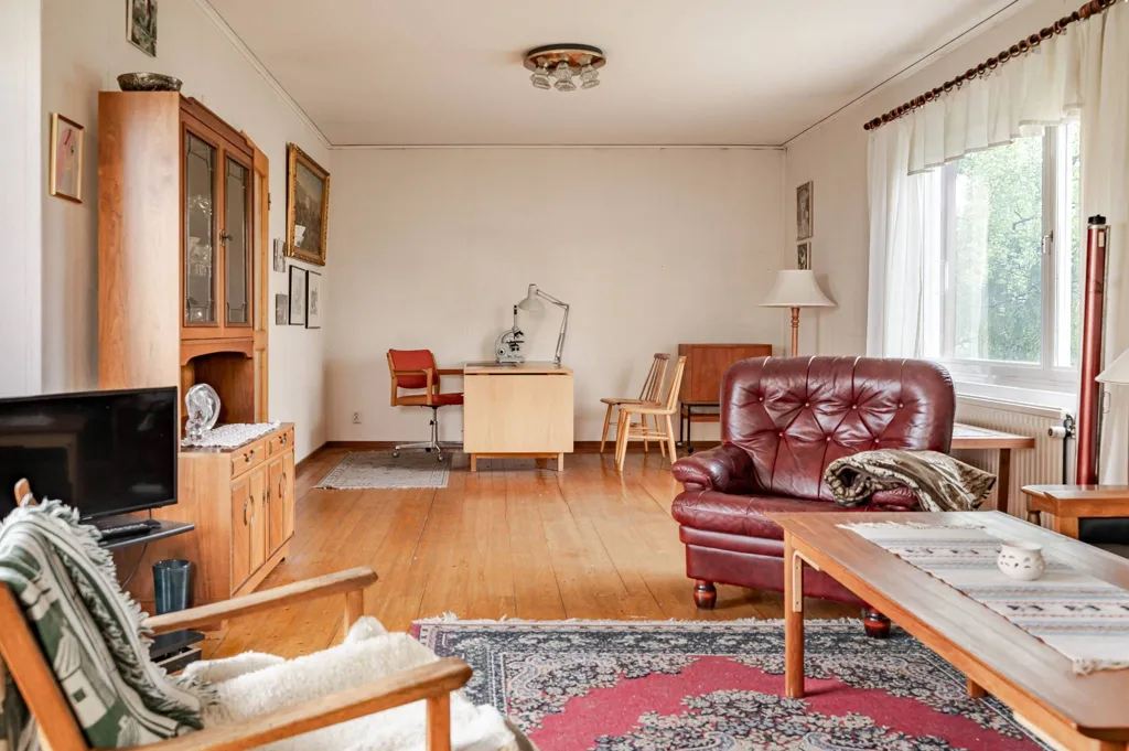 Elutuba - Villa with Development Potential in Snättringe