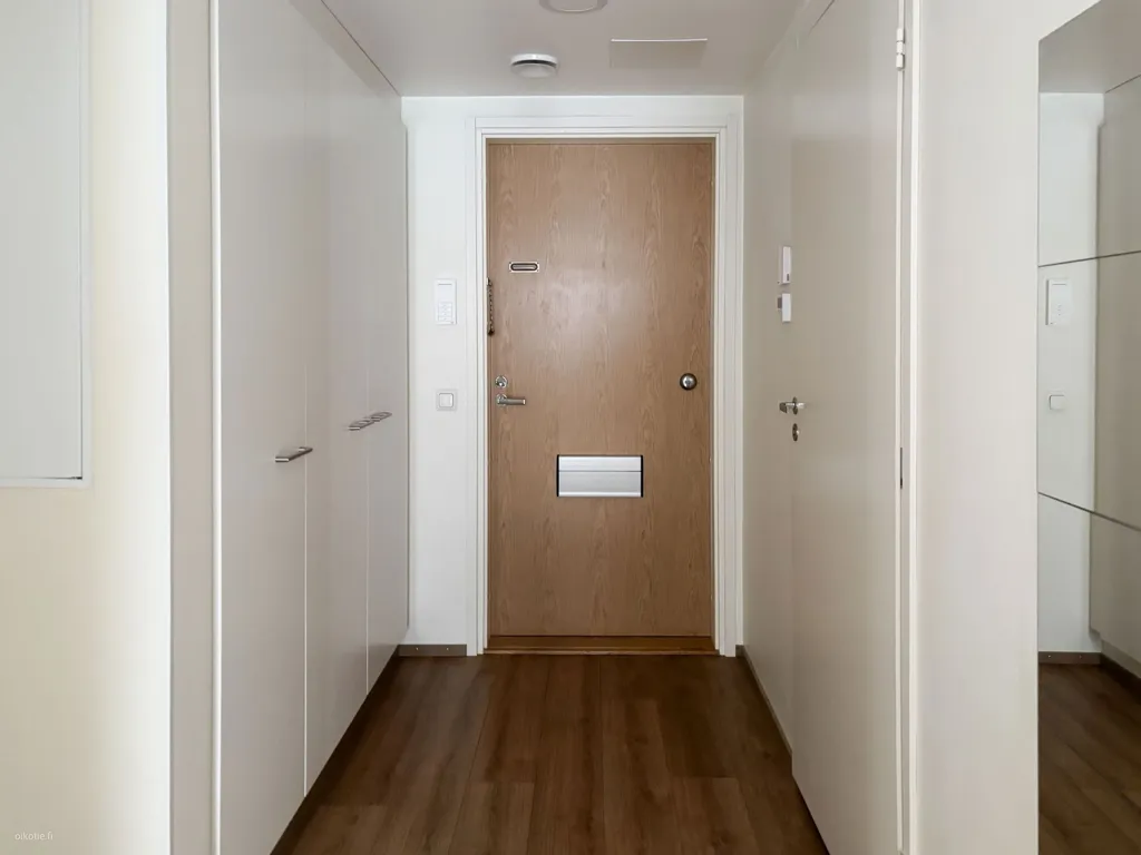 Esik - Modern Flat with Balcony in Lippajärvi, Espoo