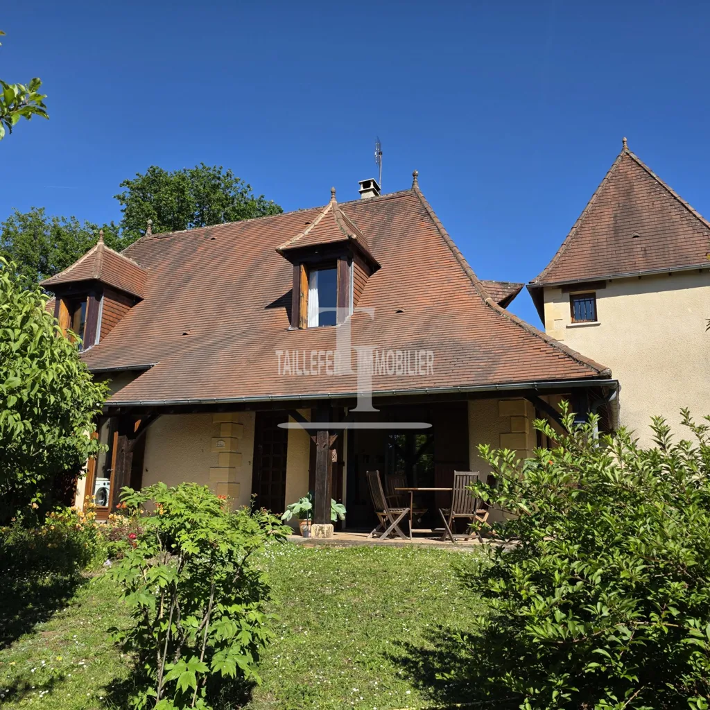 Extérieur - Maison avec Piscine dans un Environnement Calme à Boulazac