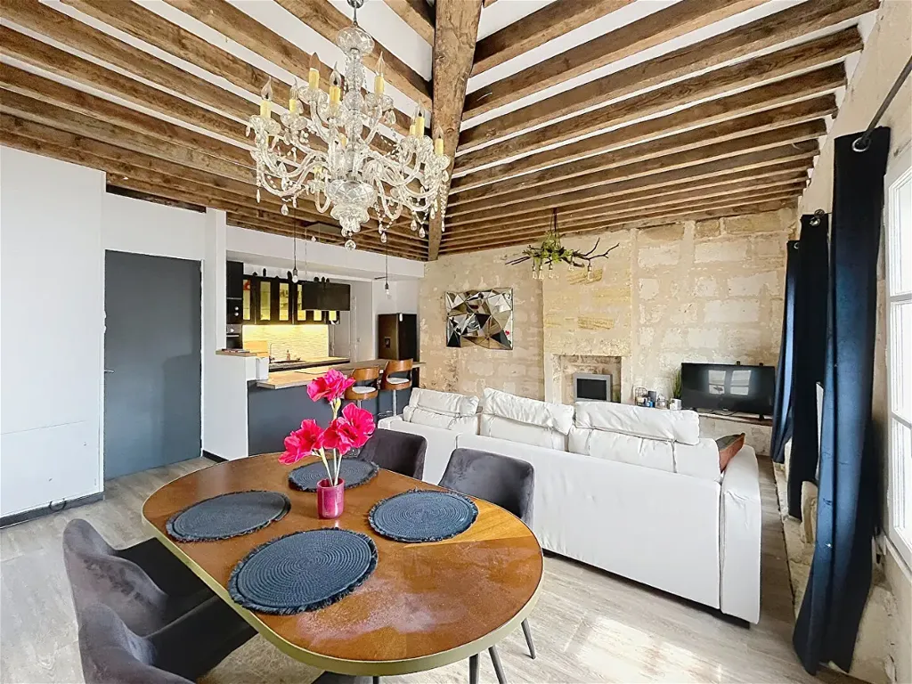 Salle à manger - Appartement 3 Pièces avec Vue Dégagée à Bordeaux