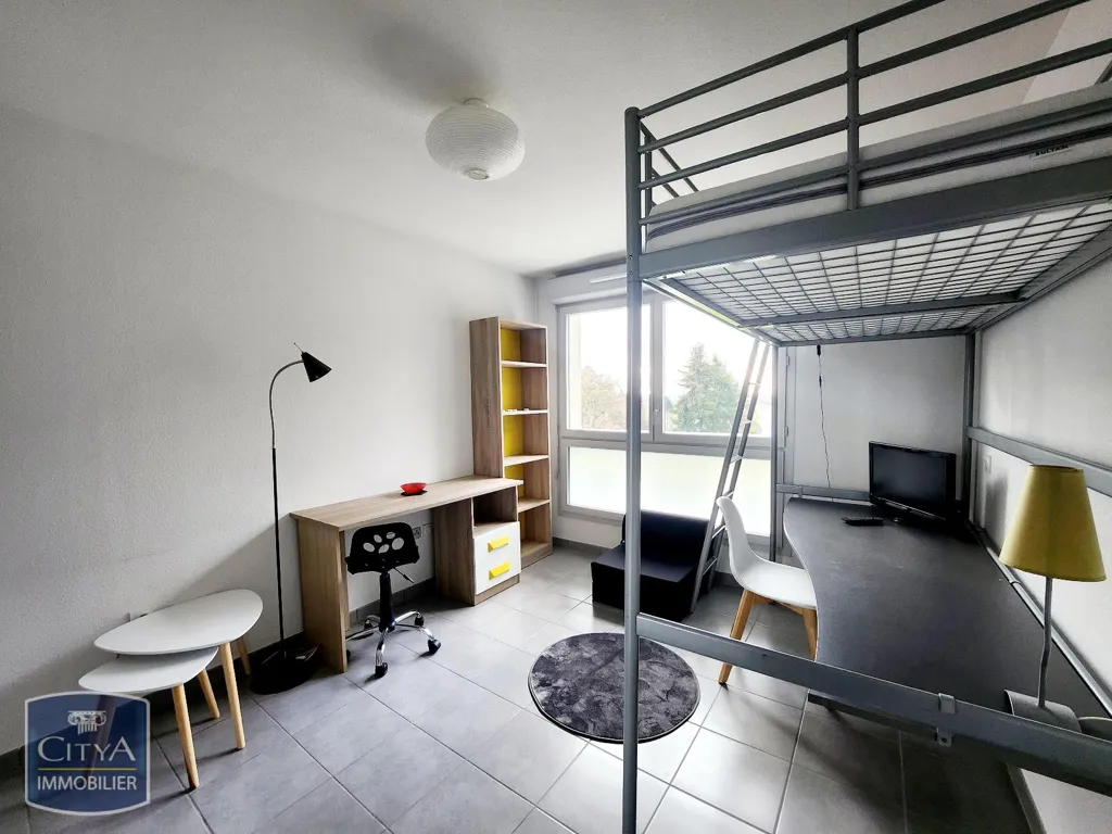 Chambres - Appartement Récent avec Ascenseur à Isle