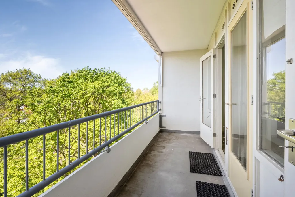 Balcon - Corner Apartment with Green Views in Haarlem