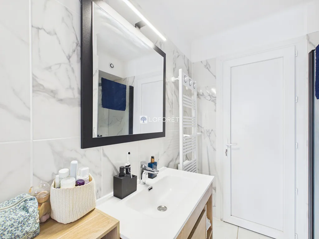 Vannitoad - Renovated Apartment with Garage in Quimper