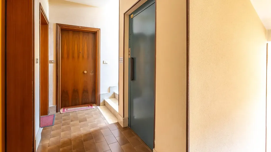 hallway_entrance