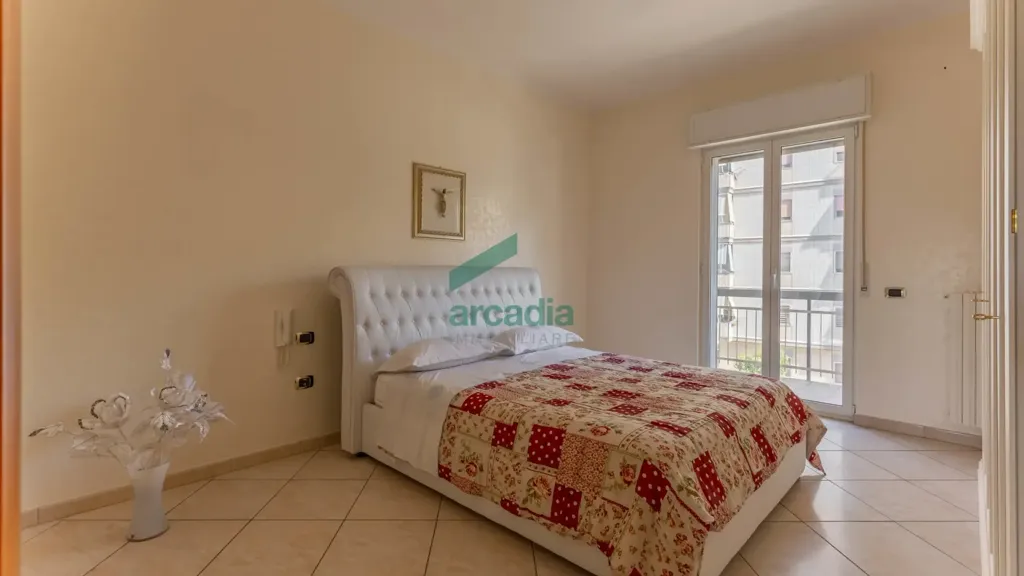 Chambres - 4-Bedroom Apartment with Balcony in Bari