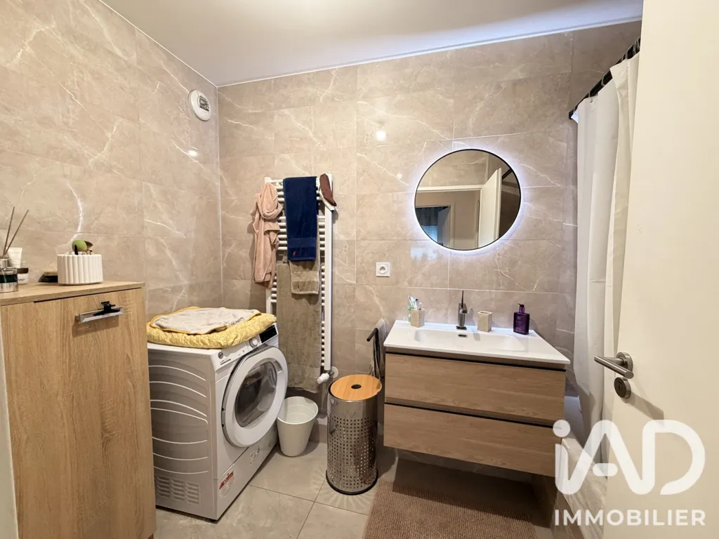 Salles de bain - Appartement T3 avec Balcon au Centre de Viry