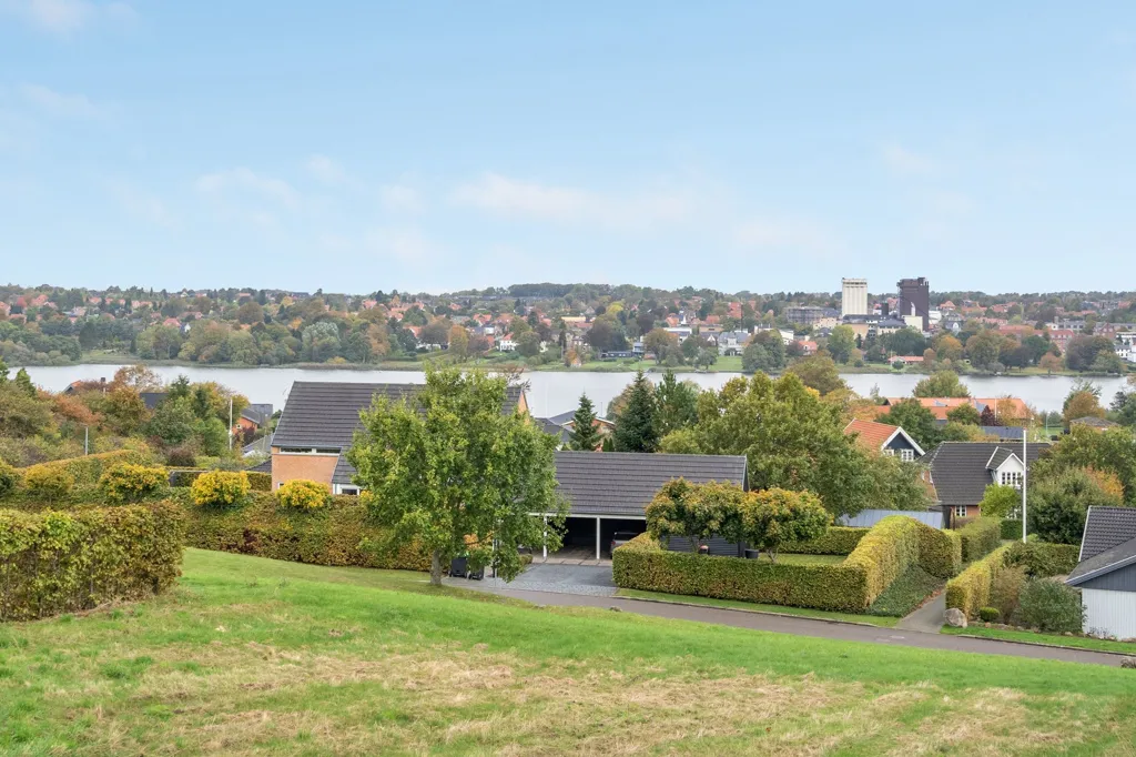 Aed - Year-Round Plot with 5G Coverage in Haderslev