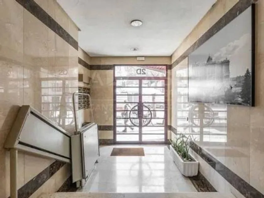 Esik - Corner Flat with Terraces in Imperial, Madrid