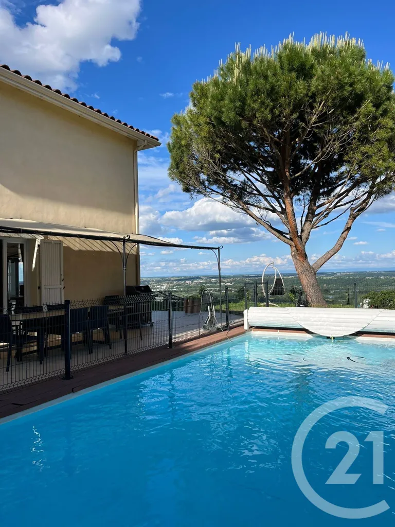 Piscine - Maison avec Piscine et Vue Imprenable à Pommiers
