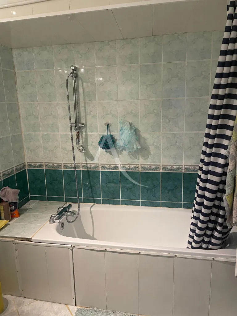 Vannitoad - Triplex Apartment with Balcony in Cherré