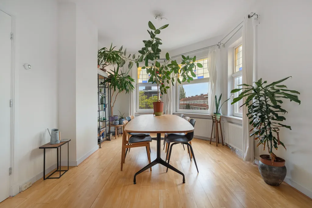 Sala da pranzo - Charming Upper Flat with Balcony in The Hague