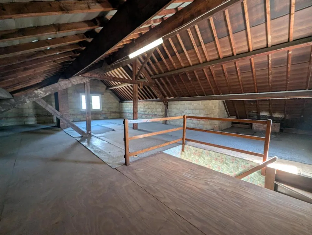 Pièces - Maison 4 Façades avec Piscine à Grâce-Hollogne