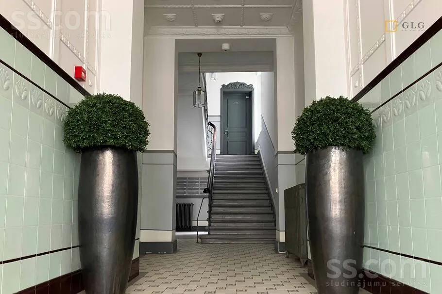 Esik - Furnished Apartment with Balcony in Riga Centre
