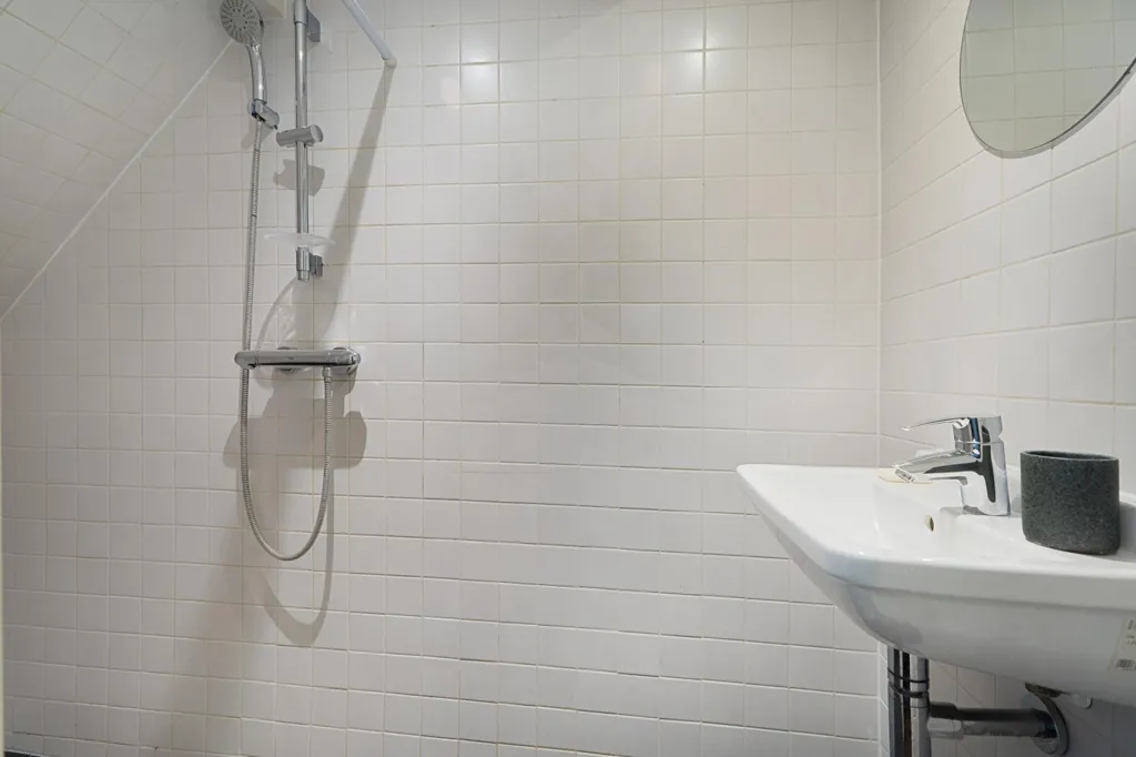 Vannitoad - Historic Canal House with Two Units in Amsterdam