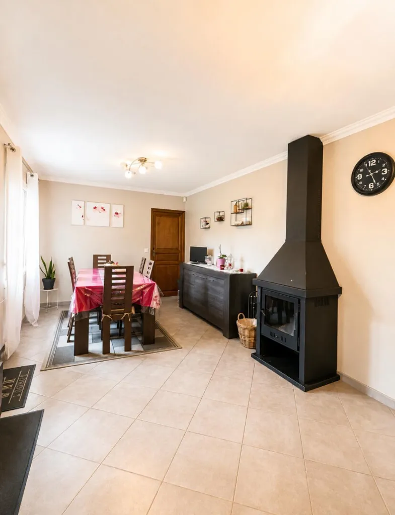 Söögituba - Charming House with Garden in Arnouville