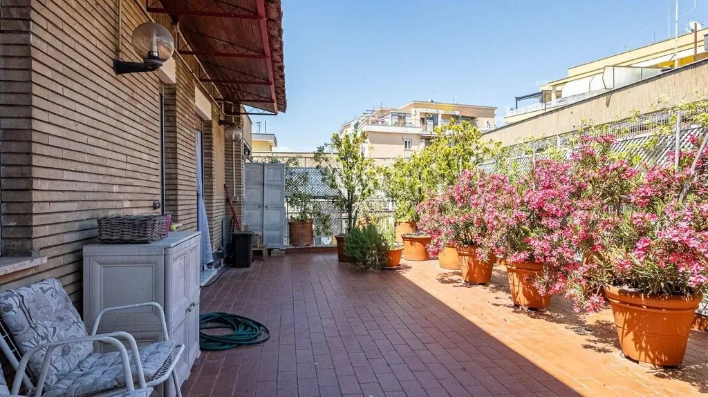 Terrazza - Exclusive Penthouse with Panoramic Terrace in Rome