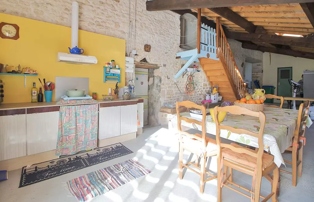 Salle à manger - Maison avec Jardin et Garage à Les Magnils Reigniers