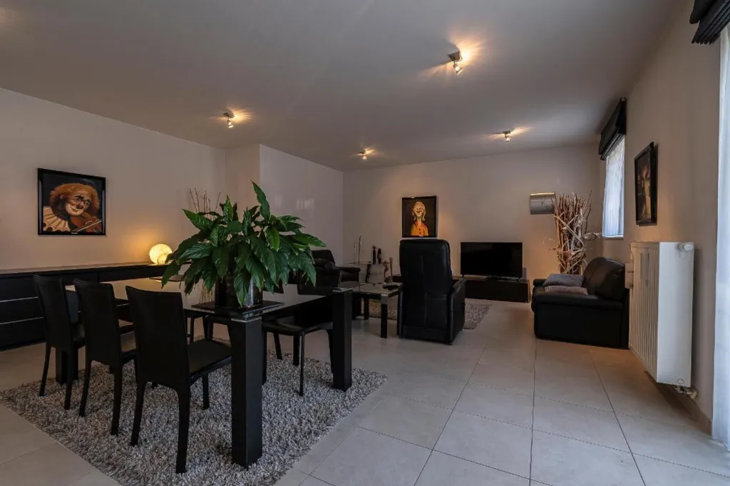 Söögituba - Modern Ground Floor Flat near Aalst Park
