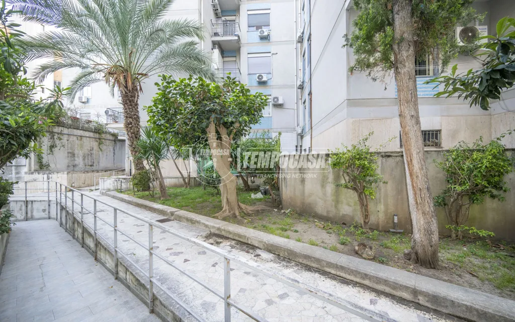 Aed - Trilocale with Garage in Messina
