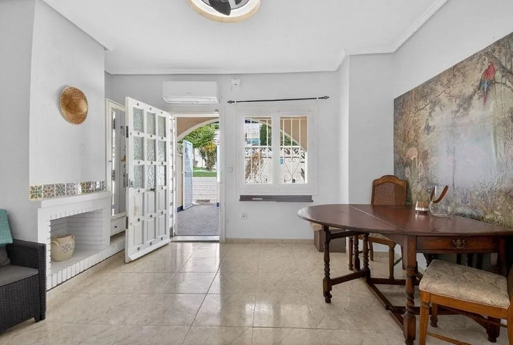 Dining Room - Terraced House with Pool in Torrevieja Centre