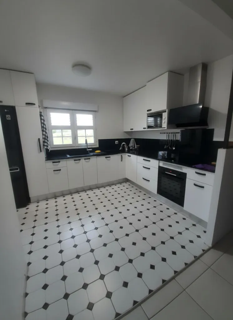 Cuisine - Appartement Meublé avec Terrasse à Le Lamentin