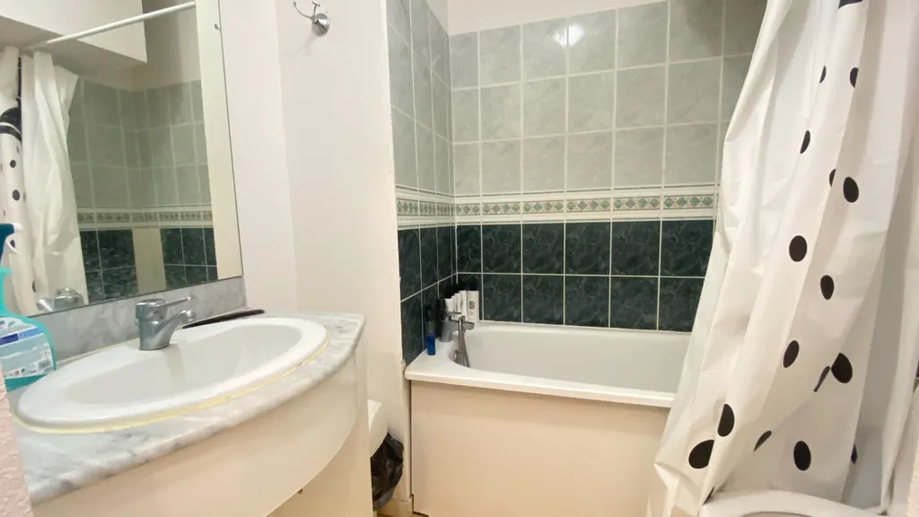 Vannitoad - Studio in Central Orleans with Tram Access