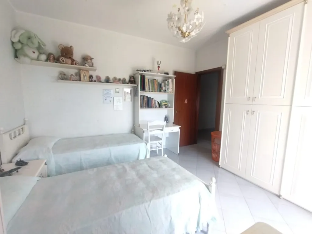 Magamistoad - 3-Bedroom Apartment with Balcony in Messina