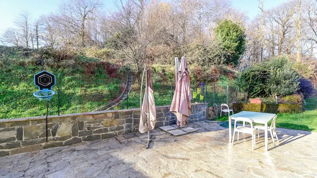 Terrass - Modern Villa with Garden in Cantù