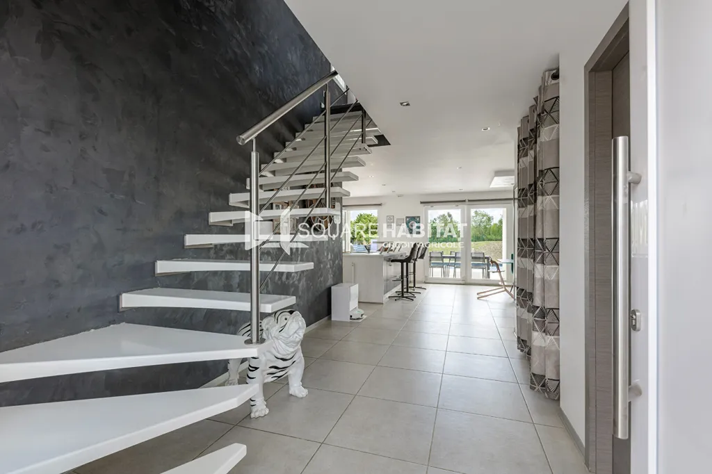 Pièces - Maison de 2018 avec Piscine à Montbéliard