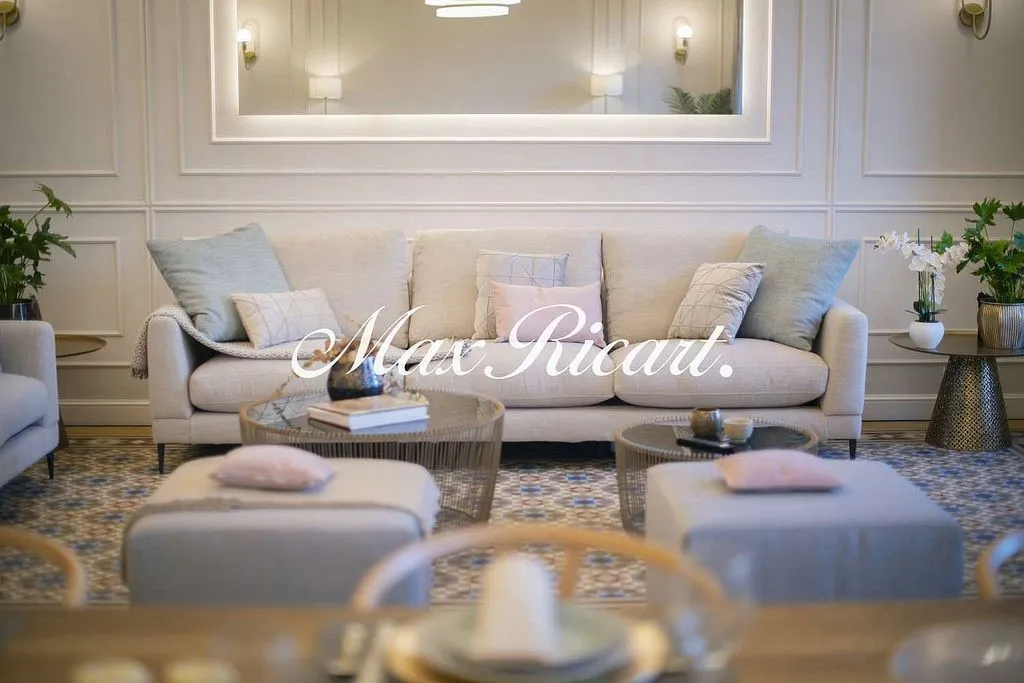 Soggiorno - Furnished Apartment with Balcony in La Dreta de l'Eixample