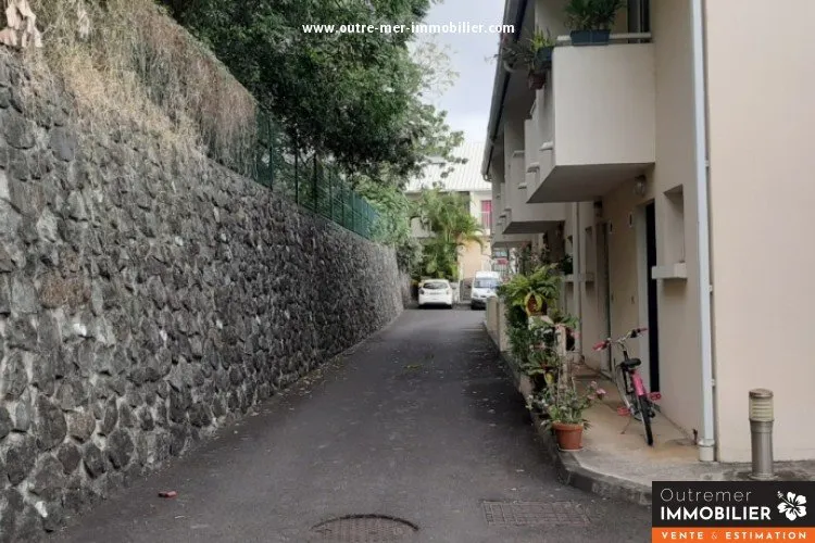 Esterno - Triplex Flat in Quiet Residence near Piton St Leu