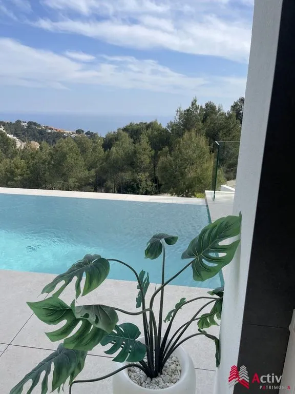 Bassein - Contemporary Villa with Elevator in Altea