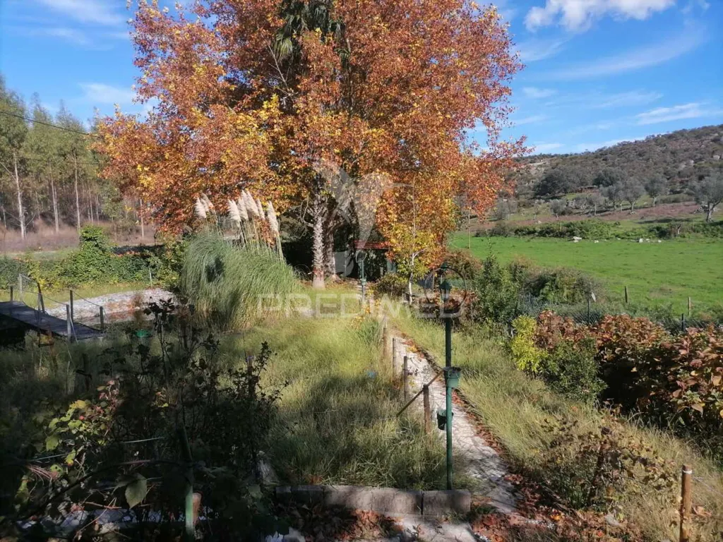 Aed - Agricultural Land with Water Feature in Fortios