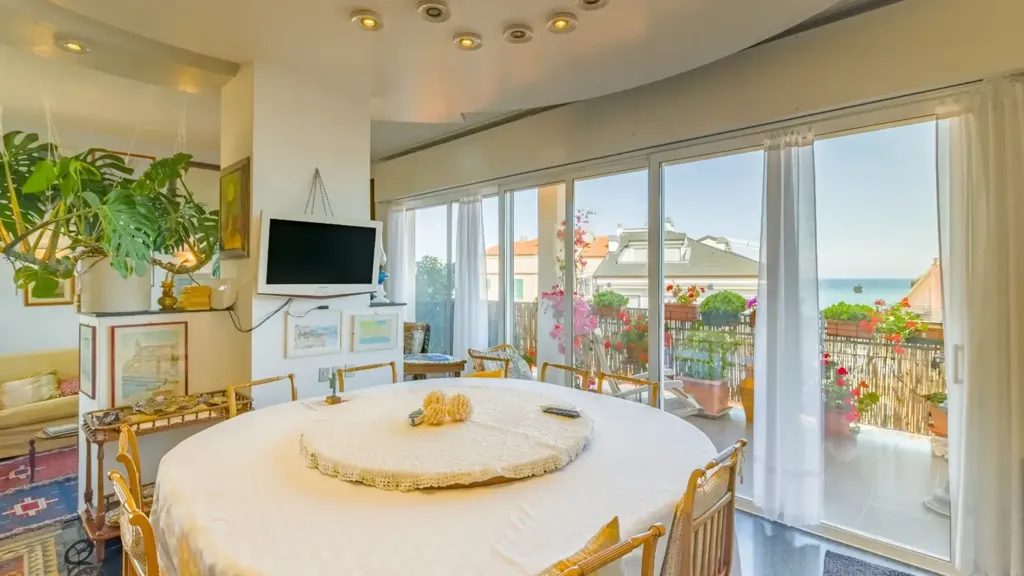 Salle à manger - Penthouse with Sea View in Ceriale
