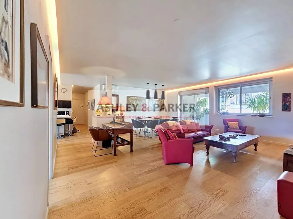 Séjour - Appartement 4 Pièces avec Terrasse au Centre de Nice