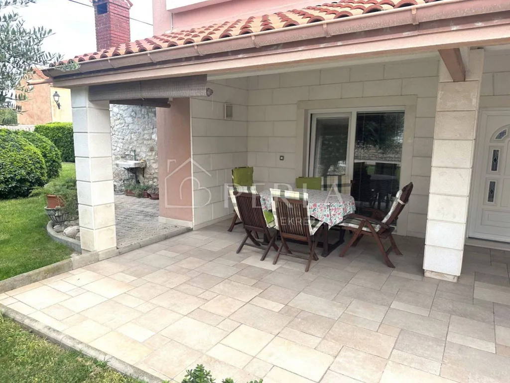Terrazza - Charming Townhouse with Garden in Nin