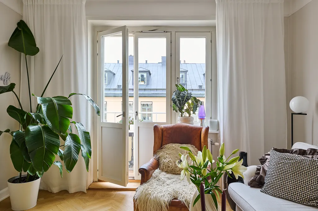 Elutuba - Apartment with East-Facing Balcony in Söder