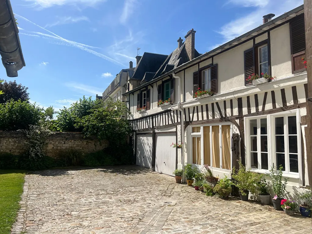 Giardino - Anglo-Norman House in Compiègne Centre