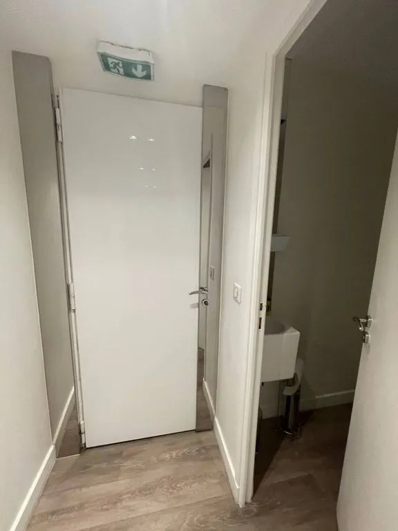 Entrée - Bureaux de Luxe avec Vue Rue d'Antibes à Cannes