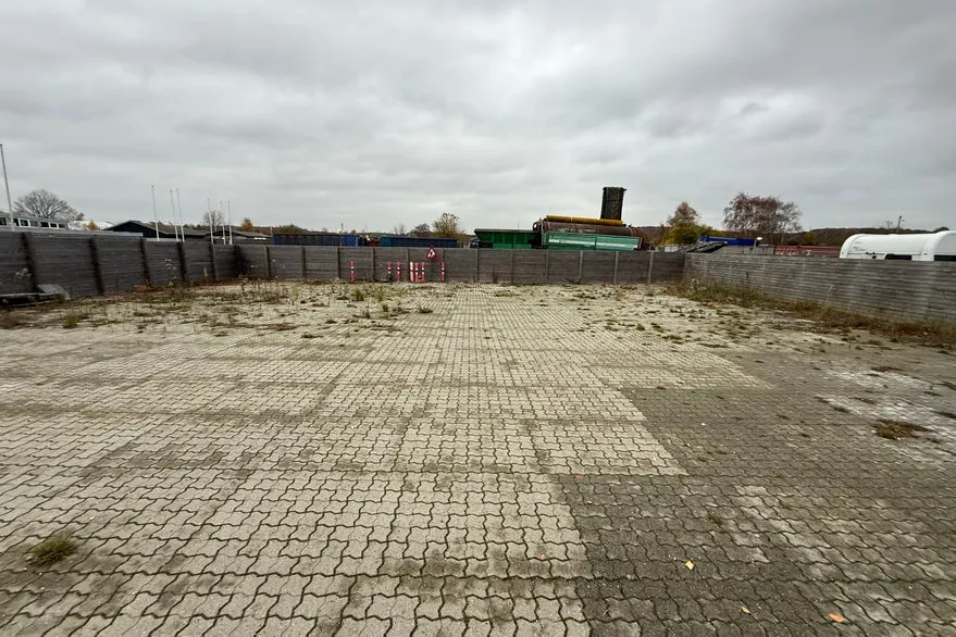 Garden - Secure 400 m² Video Monitored Plot in Production Area