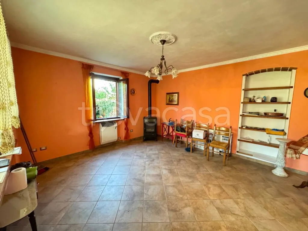 Söögituba - Villa with Potential for Two Apartments in Boves