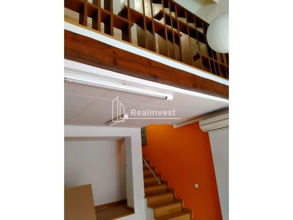 Toad - Commercial Building with Renovation Potential in Berga